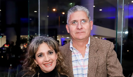  Alma Aguilar y Arnoldo Pérez.