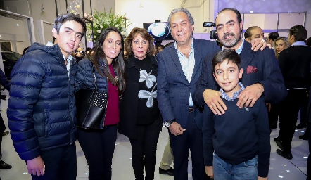  Gustavo Puente, Tatina Torres, Tatina Rodríguez, Carlos Torres, Gustavo y Daniel Puente.