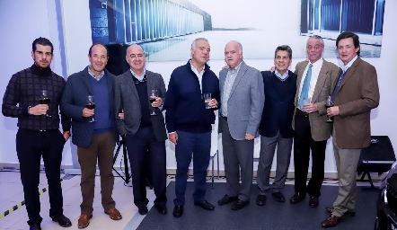  Alejandro Valladares, Oscar Gaviño, Rafael Olmos, Manolo Lorca, Alejandro Hernández, Julio Castelo, Miguel Ruiz y Carlos López.