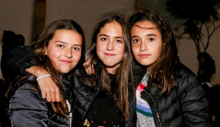  Victoria, María y Sofía .