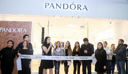 Inauguración de Pandora.