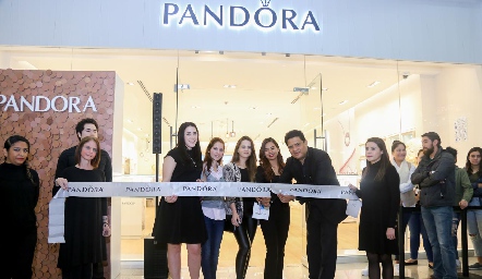  Inauguración de Pandora.