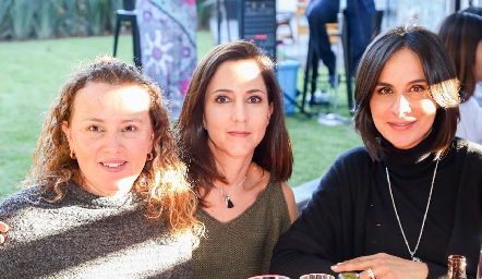  Marisol López, Ana Isabel Pérez y Mary Carmen Galarza.