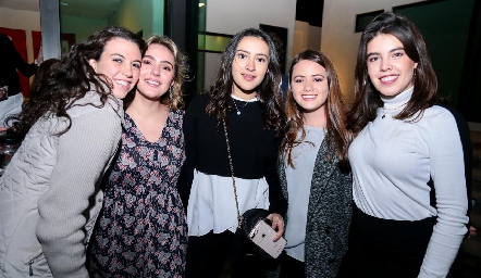   Pau Cueto, Tamara Esparza, Ale Ortiz, Marisol Aldrett y Cristy Pizzuto.