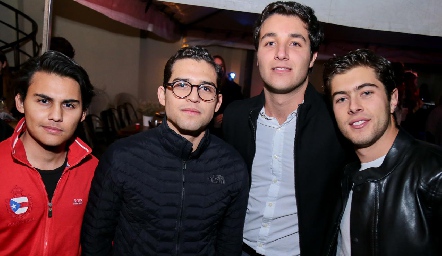  Reu entre amigos.