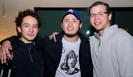  Reu entre amigos.