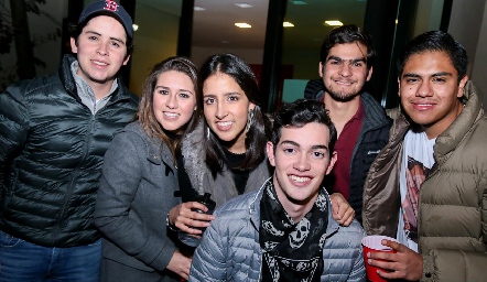  Reu entre amigos.