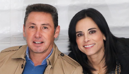  Víctor Santos y Anilú Enríquez.