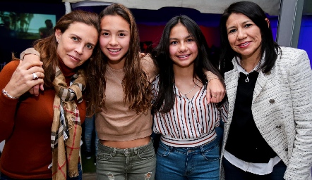  Lourdes Amador, Alexa Heinze, Camila Varela y Diana Gómez.
