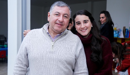  Rodrigo Villasana con su hija Claudette.