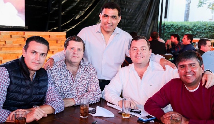  Luis Fernández, Rodrigo Malo, Javier Hernández, Ramón Meade y Juan Ariel Reyes.