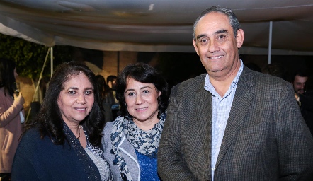  Mili Estrada, Rosy Guerrero y Mauricio Hermosillo.