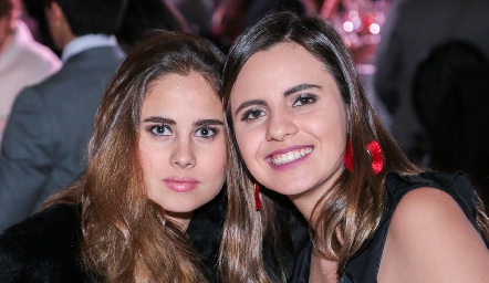  Nuria Alcalde y Marisol Cabrera.
