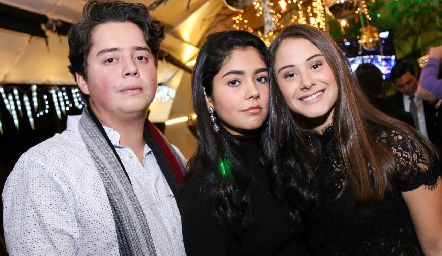  Juan Pablo Arriaga, Ana Paula Lafuente y Alexia Revuelta.