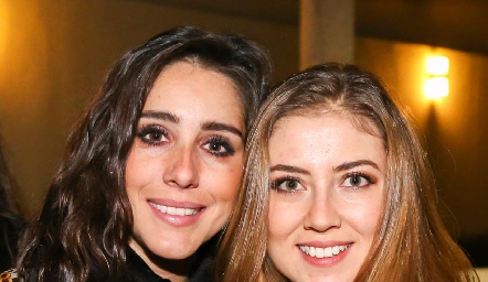  Daniela Lavín y Elizabeth Treviño.