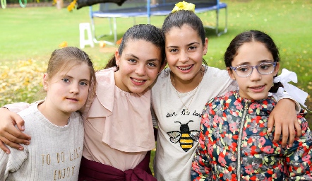  Emilia, Daniela, María José y Xaviera.