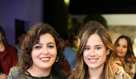  Daniela González y Adriana Narváez.