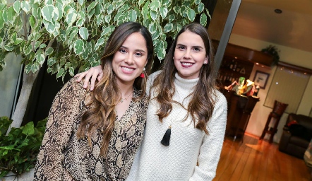  Adriana Narváez y Ana Gaby González.