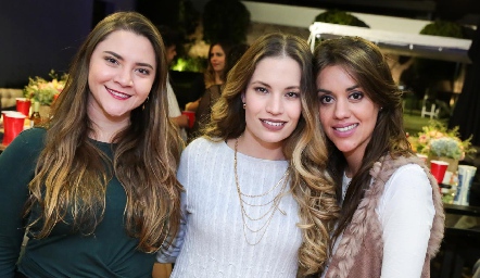  Alejandra Castelo, Bárbara Portales y María Pía González.