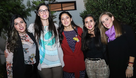  Emma Delgado, Cecilia Rojas, Alejandra Rojas, Mari Paz Ress y Fer Tavera.