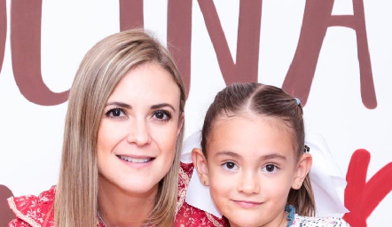  Sandra Pérez con su hija Ximena Vázquez.