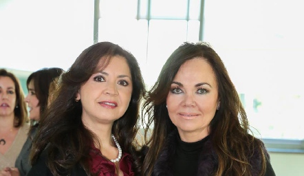  Martha Carrillo y Elsa Tamez.