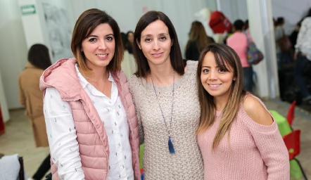  Miriam Campos, Lourdes Valdés y Nelly Hernández.