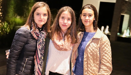  Camila, Pau e Isa.