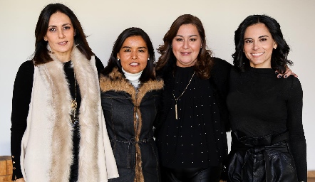  Claudia Artolózaga, Lorena Torres, Delly Cázares y Anilú Enríquez .