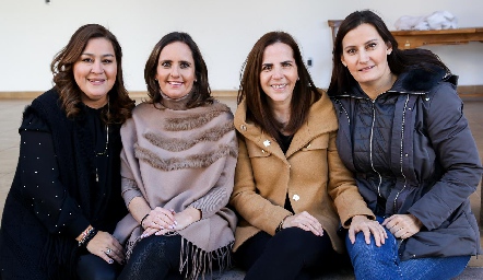  Dellys Cázares, Marcela Payán, Claudia Martínez y Sandra Morelos.