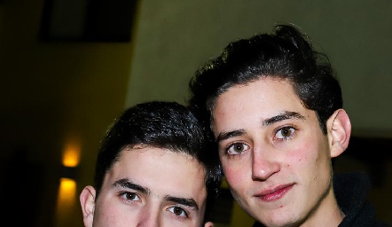  Julio Córdova y Santiago Rodríguez.
