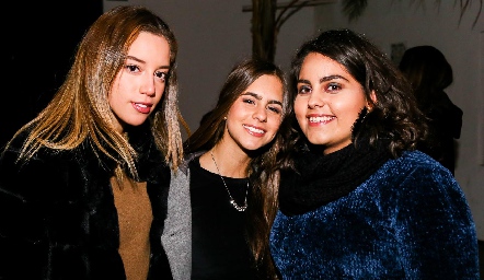  Sofía Benevides, Isa Tacea y Romina Autrique.