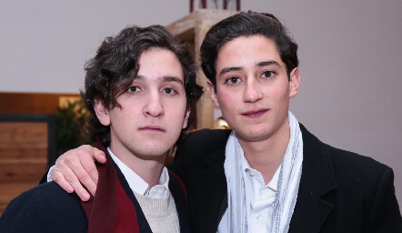  Juan Diego Martínez y Santiago Rodríguez.