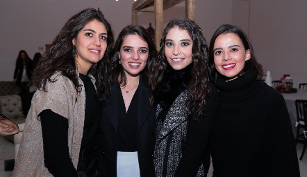  Regina Mendizábal, Montse Piñero, Sofía Hernández y Paula Bárcena.