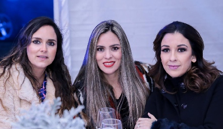  Paty Estrada, Elizabeth Berrones y Pily Martínez.