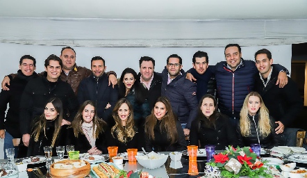  Amigos celebrando la Navidad.