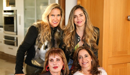  Claudia Quiroz, Gaby Serment, María Luisa Otero y Patricia Gaviño.