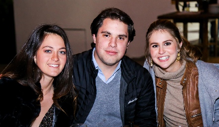 Isa Mendizábal, Patricio Minondo e Inés García.