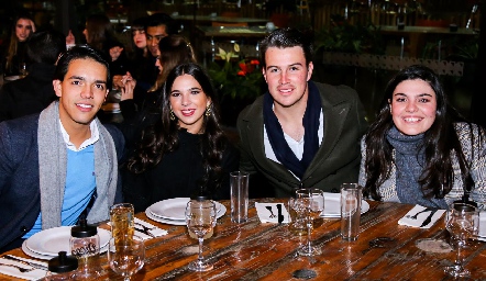  Diego Tobías, Ale Elías, Poncho Anaya y Catalina Esper.