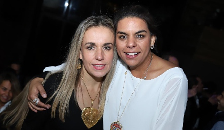  Mónica y Maribel Torres.