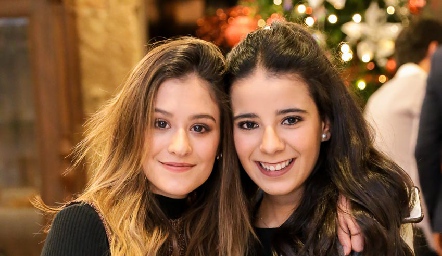  Sofi Medina y Daniela Navarro.