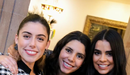  Andrea Vilet, Ilse Lázaro y Marily Tobías.