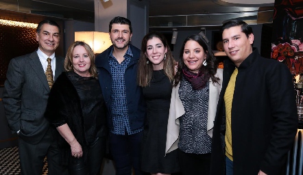  Cristóbal Herrera, Jana Noriega, Miguel Galarza, Pamela, Alejandra y Cristóbal Herrera.