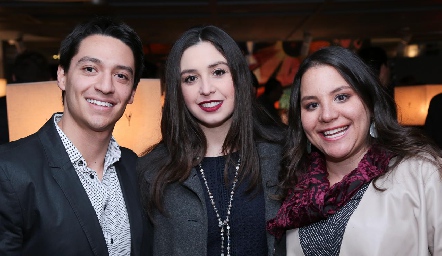  Alejandro Lanuza, Delia López y Alejandra Herrera.