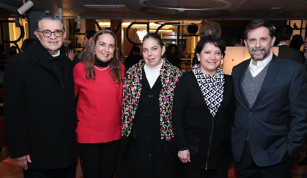  David Galarza, Lucía Lozano, Lourdes Lozano, Olga Monjarás y José Lozano.