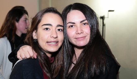  Paloma Enríquez y Cindy Salcedo.