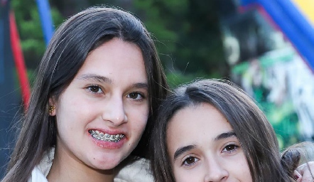  Camila y Sofía Garza.