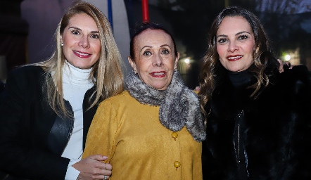  Estefanía, Manuela y Carla Galarza.