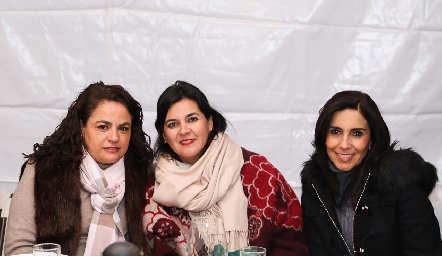  Coco Leos, Cynthia Sánchez y Elisa Martínez.