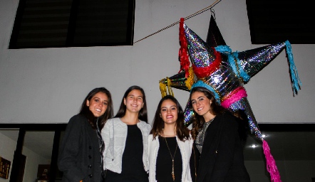  Natalia Rentería, Natalia González, Marthita Ricavar y Fer García.